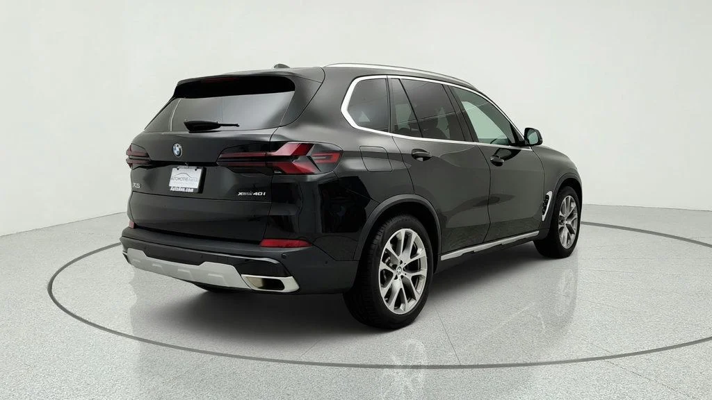 Used 2024 Black Sapphire Metallic BMW xDrive40i SAV w/ Premium Package & Parking Assistance Package image 5
