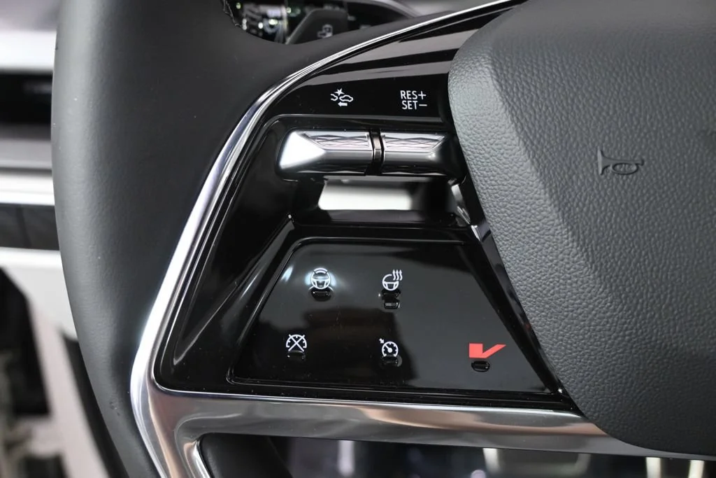2027 Cadillac VISTIQ Sport - Photo 32
