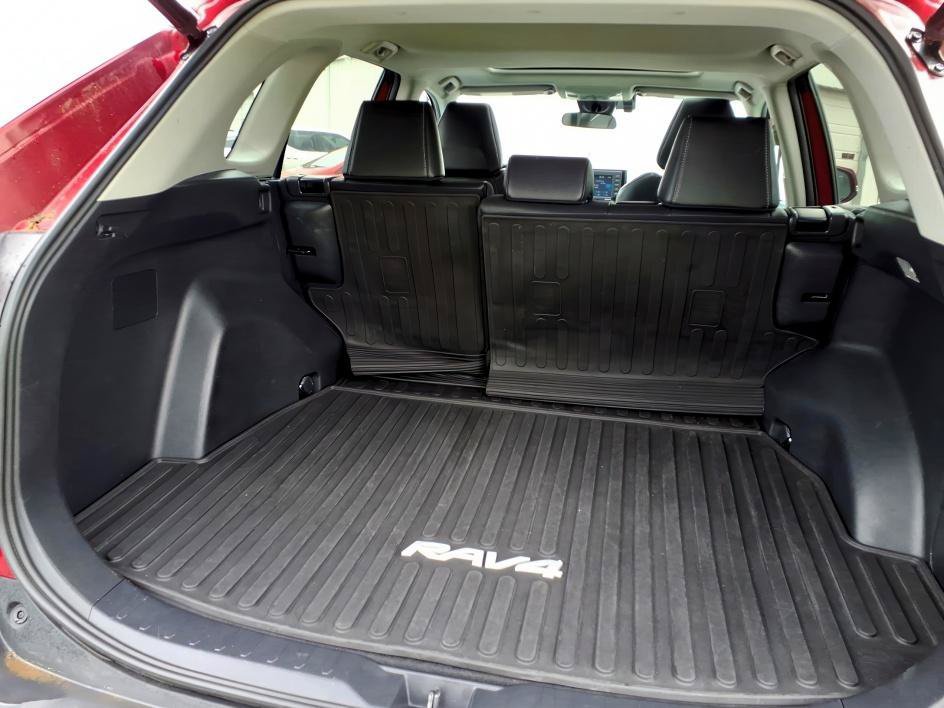 Used 2021 Ruby Flare Pearl Toyota Hybrid XLE Premium image 5