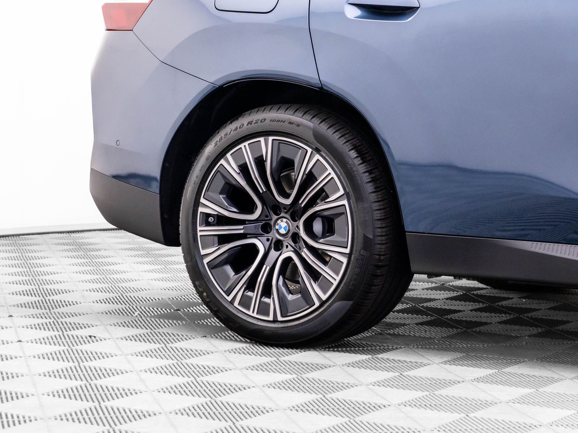 New 2026 Arctic Race Blue metallic BMW 30 xDrive image 33