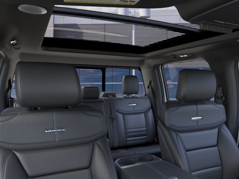 New 2026 Star White Metallic Tri-Coat Ford Platinum image 23