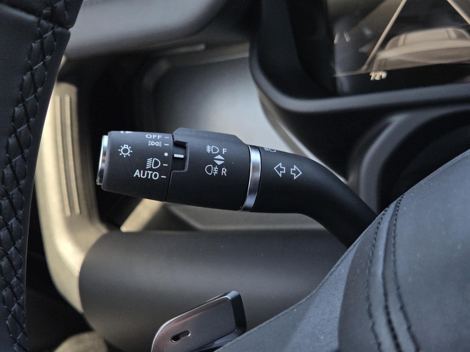 2025 Land Rover Defender V8 - Photo 17
