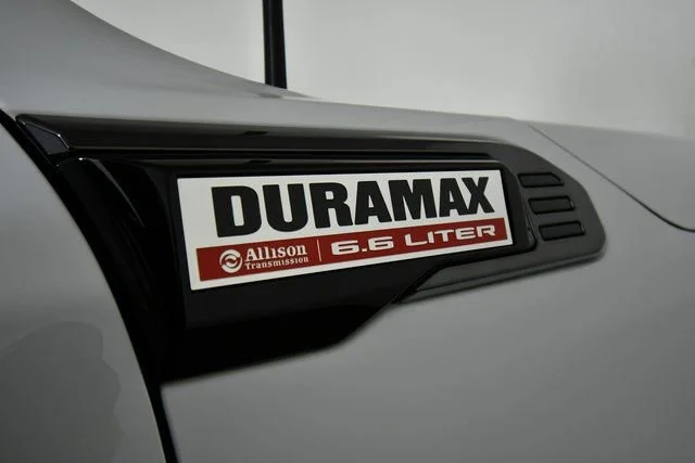 Used 2025 Summit White GMC AT4 image 18