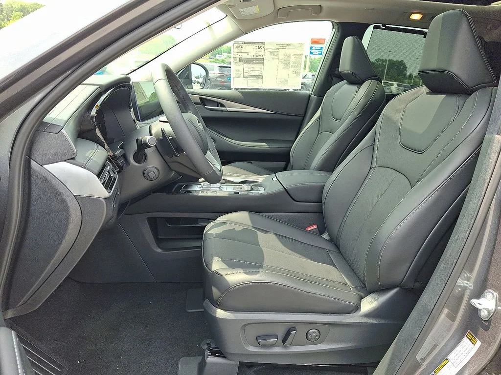 Used 2026 Gray INFINITI LUXE image 15