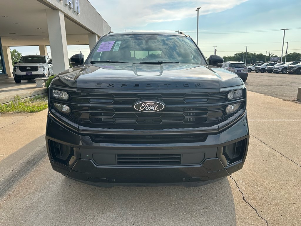 New 2025 Agate Black Metallic Ford Platinum® image 8