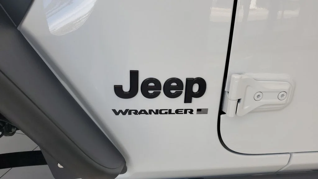 New 2026 Bright White Clear-Coat Exterior Paint Jeep Moab 392 image 8