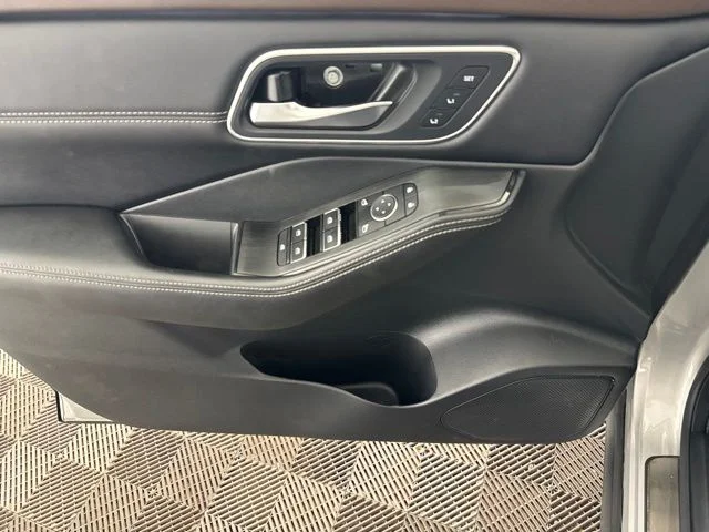 Certified Used 2022 Silver Nissan Platinum image 18
