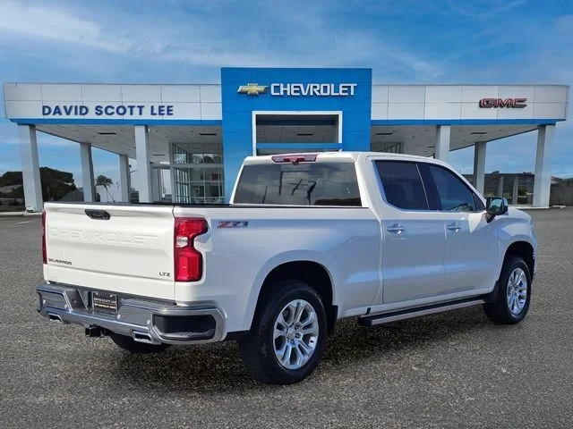 Used 2023 Iridescent Pearl Tricoat Chevrolet LTZ image 9
