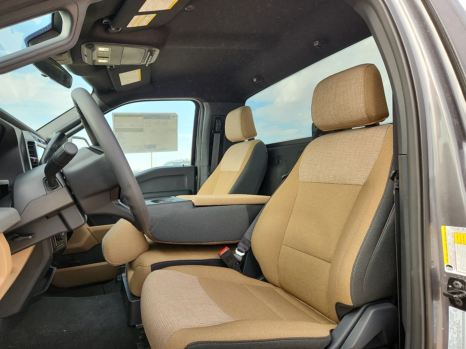 New 2027 Carbonized Gray Metallic Ford XLT image 18