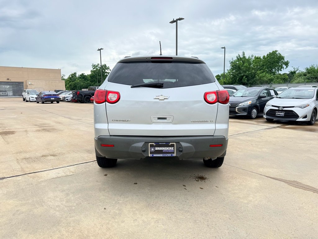 Used 2011 Silver Ice Metallic Chevrolet LT w/1LT image 8