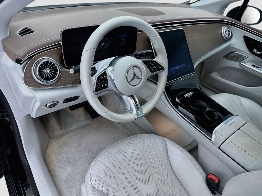 Certified Used 2023 Black Mercedes-Benz 500 Sedan image 9