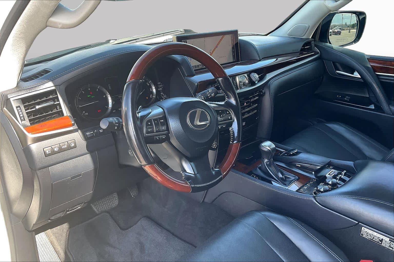 Used 2021 Eminent White Pearl Lexus  image 16