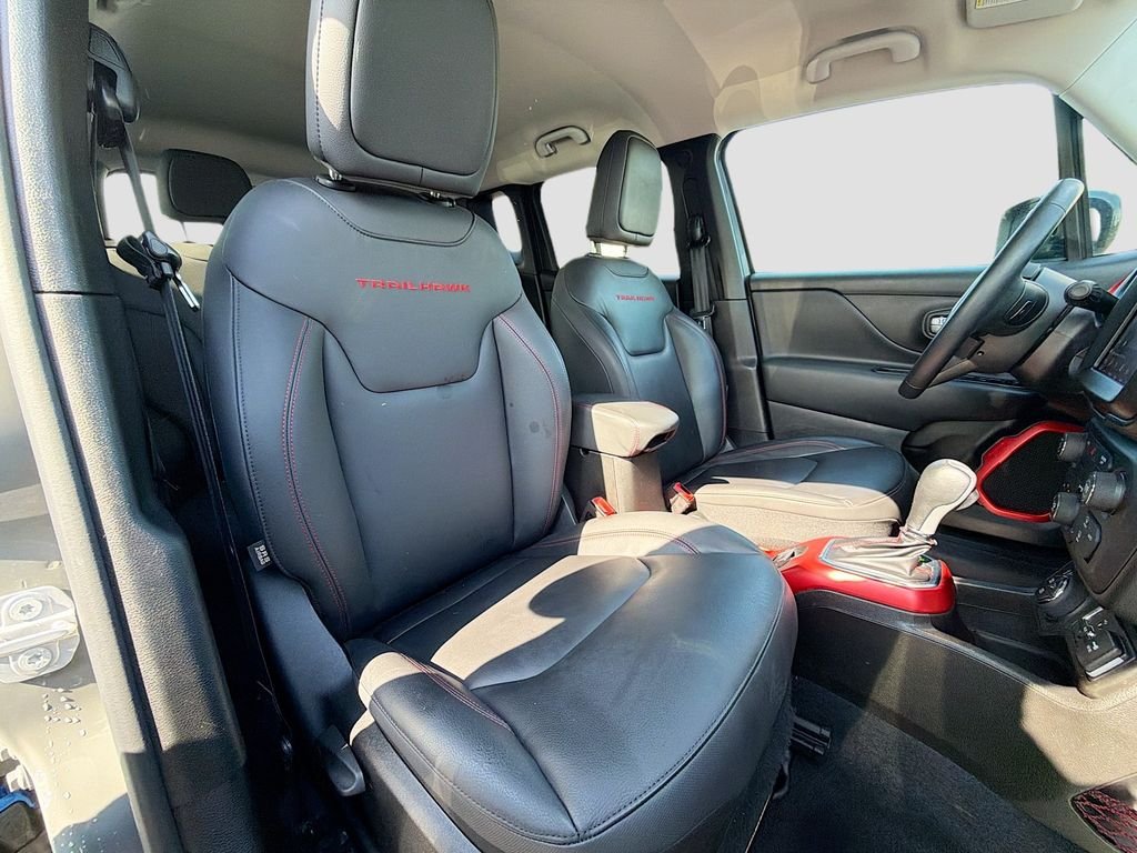 Used 2022 Sting-Gray Clearcoat Jeep Trailhawk image 23