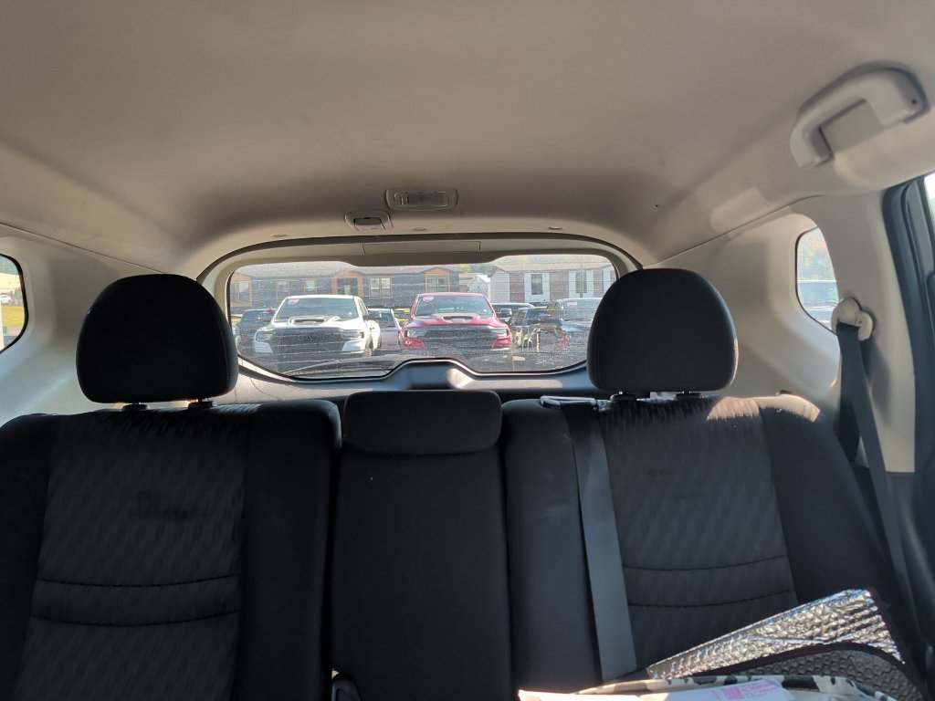 Used 2020 Gray Nissan S image 6