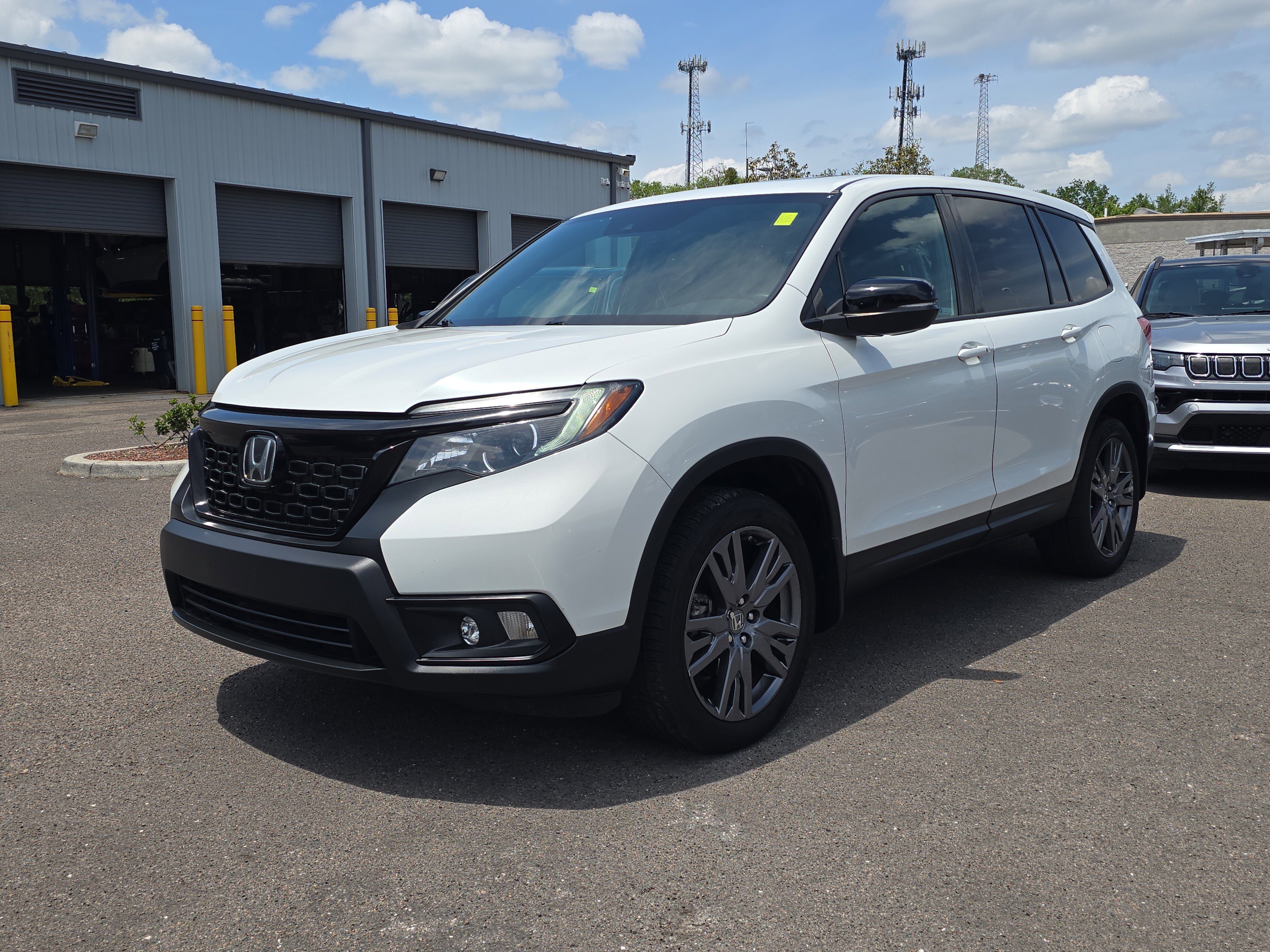 Used 2021 Platinum White Pearl Honda EX-L image 4
