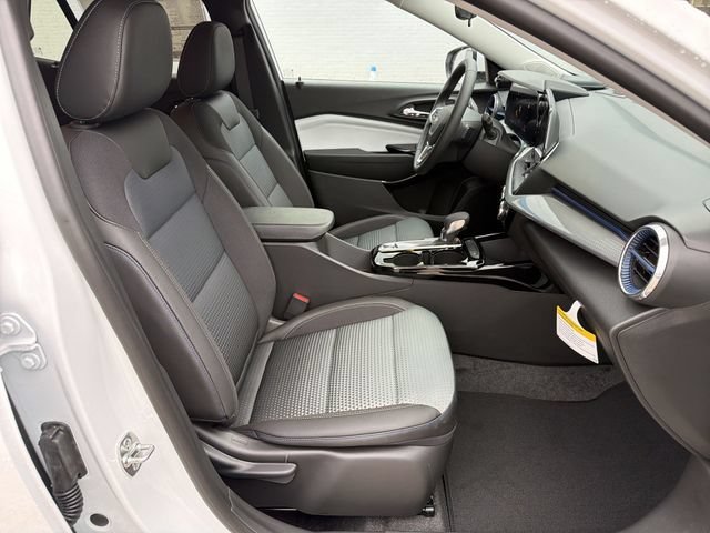 New 2026 Summit White Chevrolet LT image 24