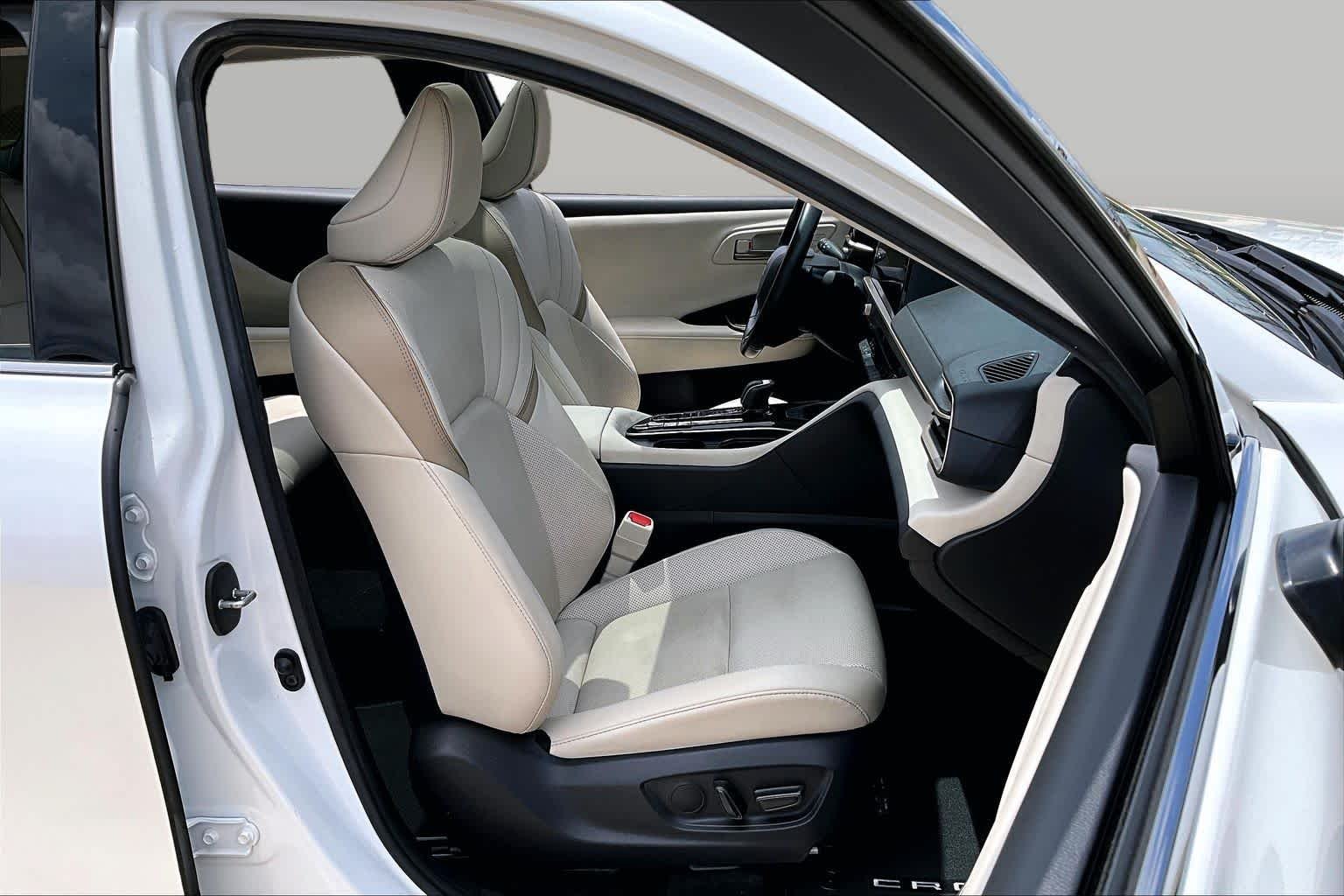 Certified Used 2024 Oxygen White Toyota Limited image 9