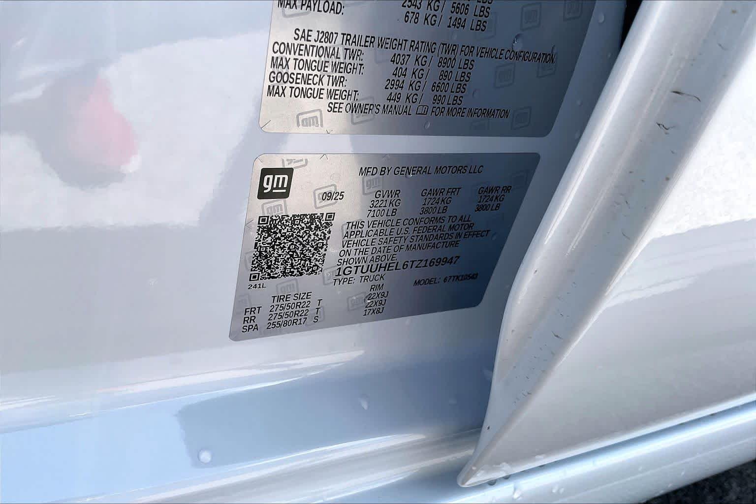 Used 2026 Glacier White Tricoat GMC Denali Ultimate image 35