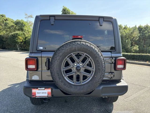 New 2026 Granite Crystal Metallic Clear-Coat Exterior Paint Jeep Sport S image 6