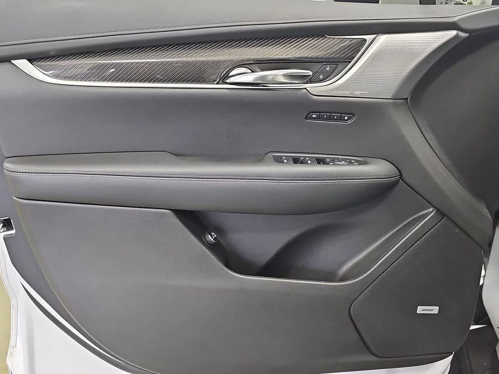 Used 2020 White Cadillac Sport image 27