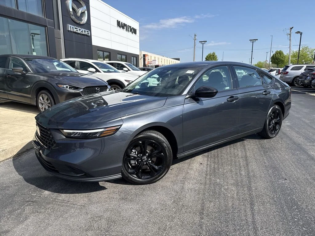 Used 2025 Blue Honda SE image 7