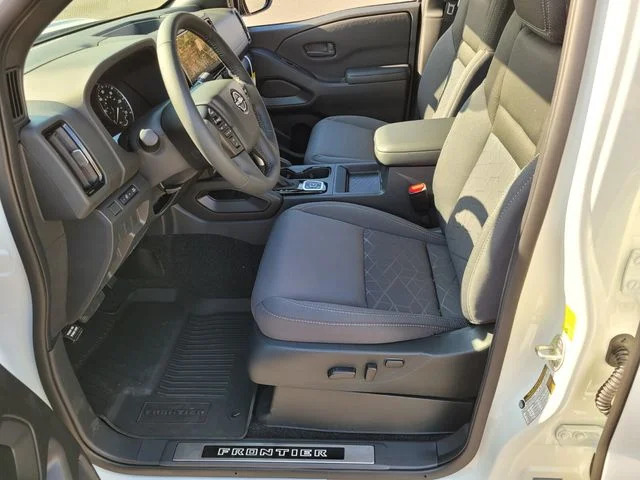 2026 Nissan Frontier SV - Photo 11
