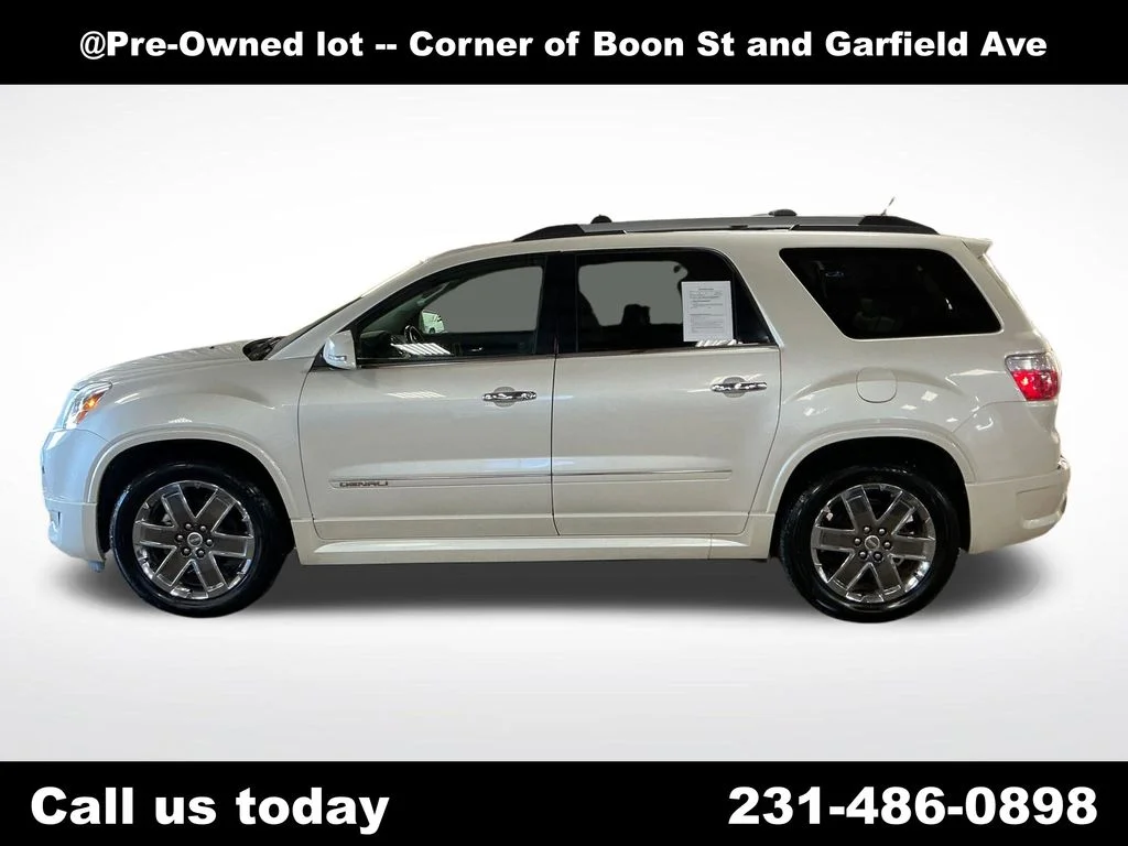 Used 2011  GMC Denali image 2