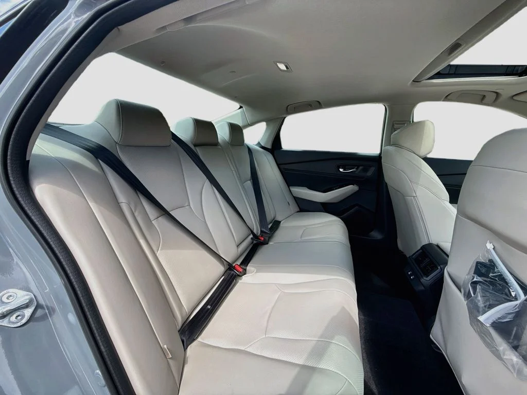 New 2026 Urban Gray Pearl Honda Touring image 30