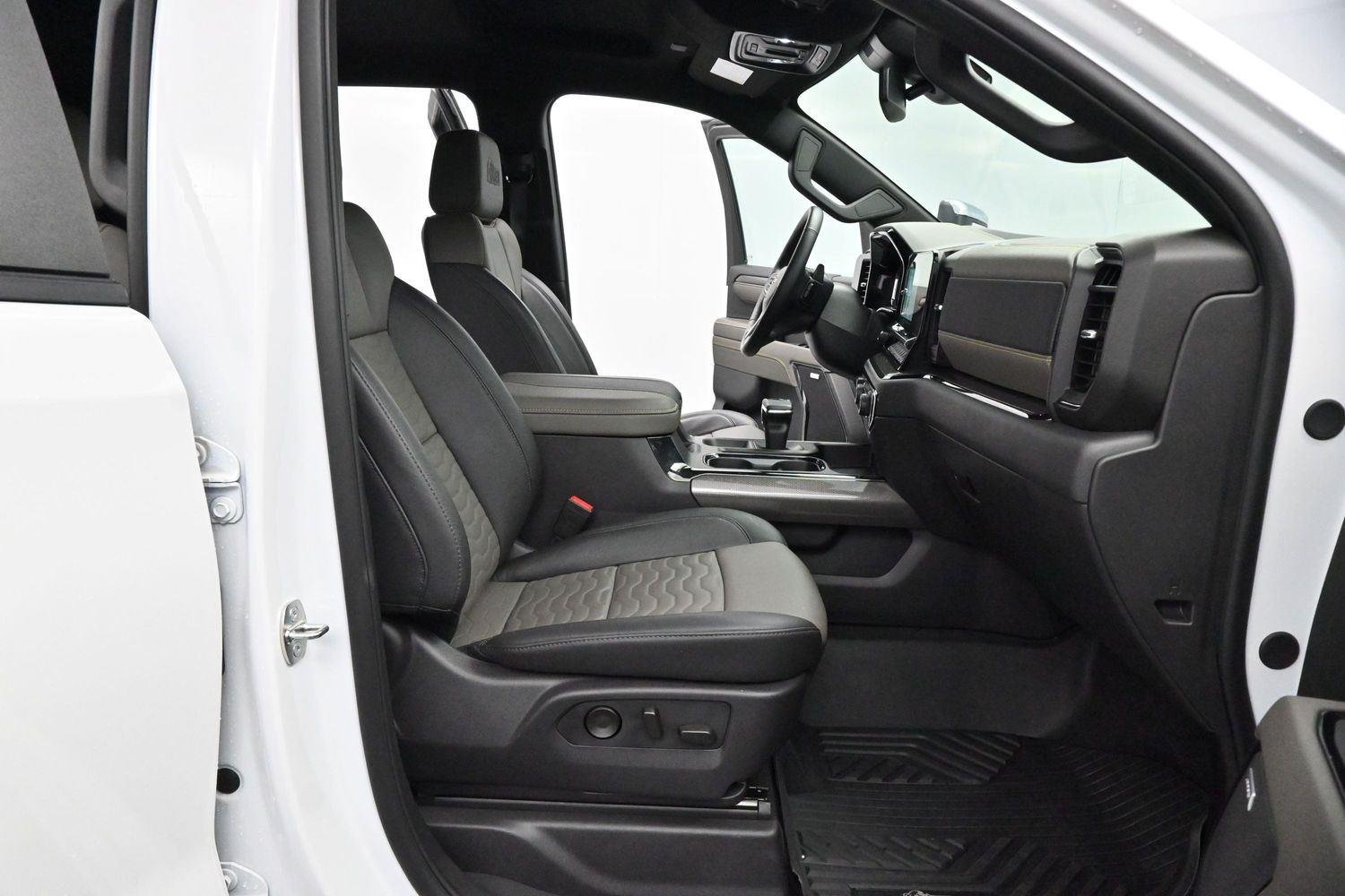 Used 2024 Summit White Chevrolet ZR2 image 31
