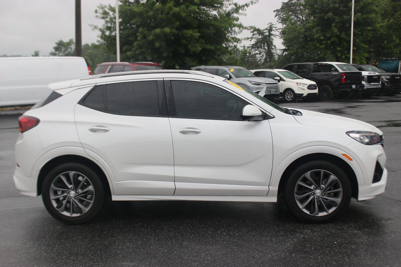 Used 2022 White Frost Tricoat Buick Essence image 8