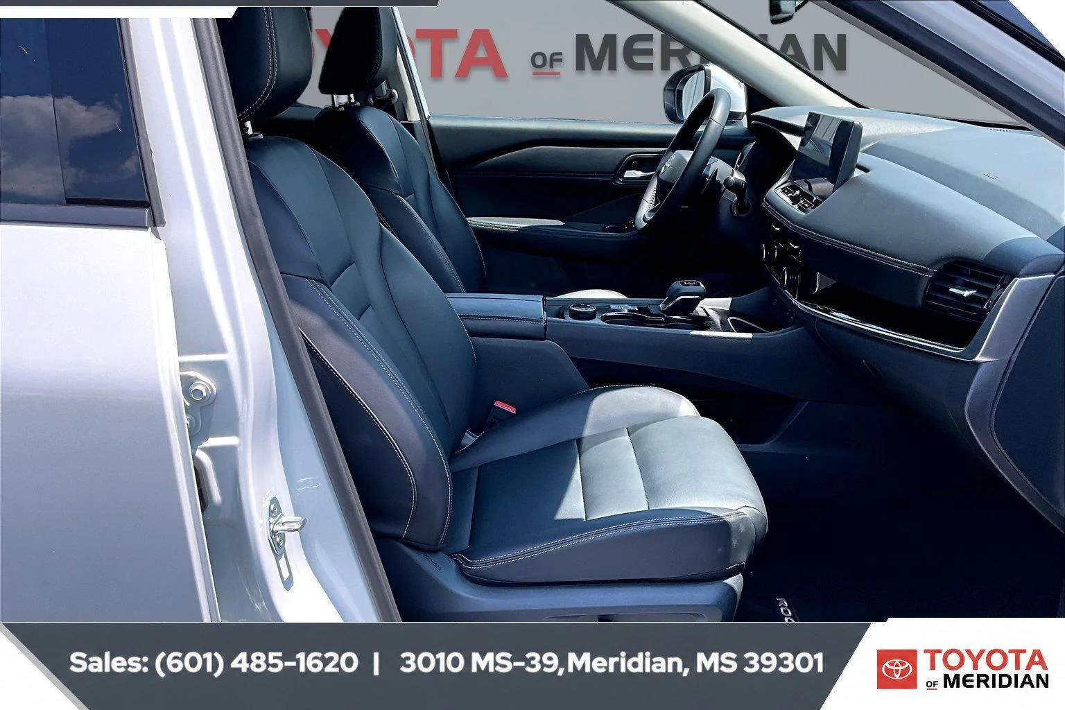 Used 2026 Everest White Pearl Tricoat Nissan SL image 6
