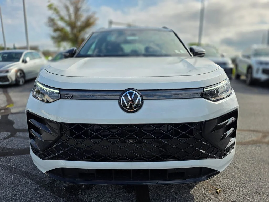 New 2026 Opal White w/Deep Black Roof Volkswagen 2.0T SE R-Line Black image 2