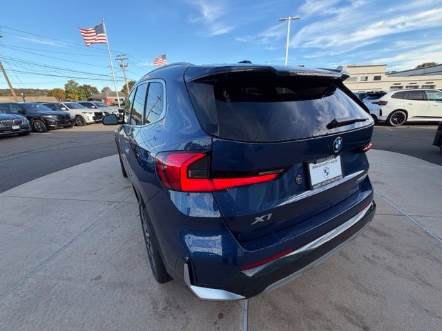 Used 2024 Blue BMW xDrive28i image 3