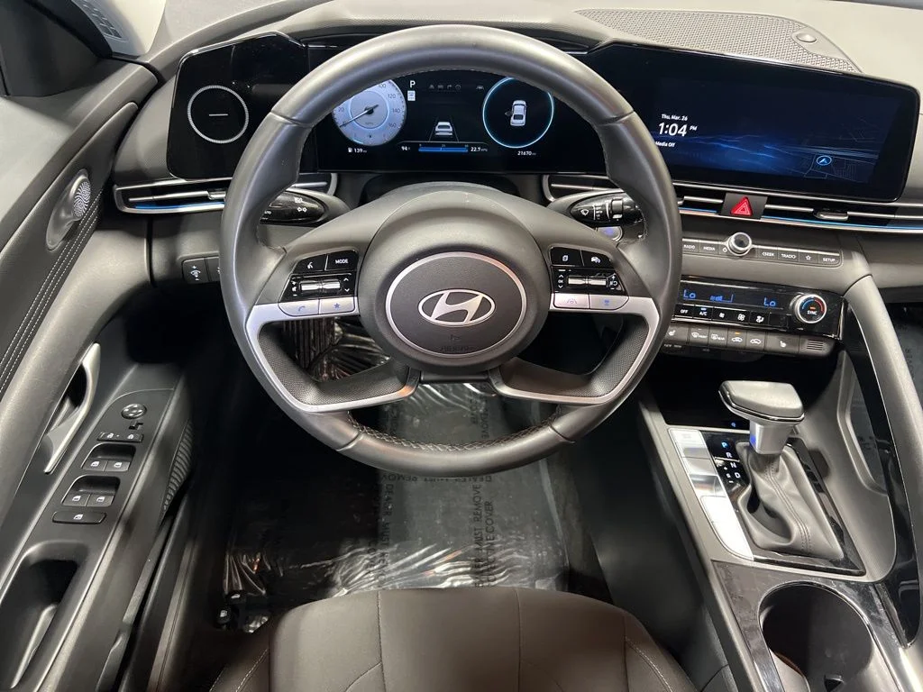 2025 Hyundai Elantra SEL - Photo 14