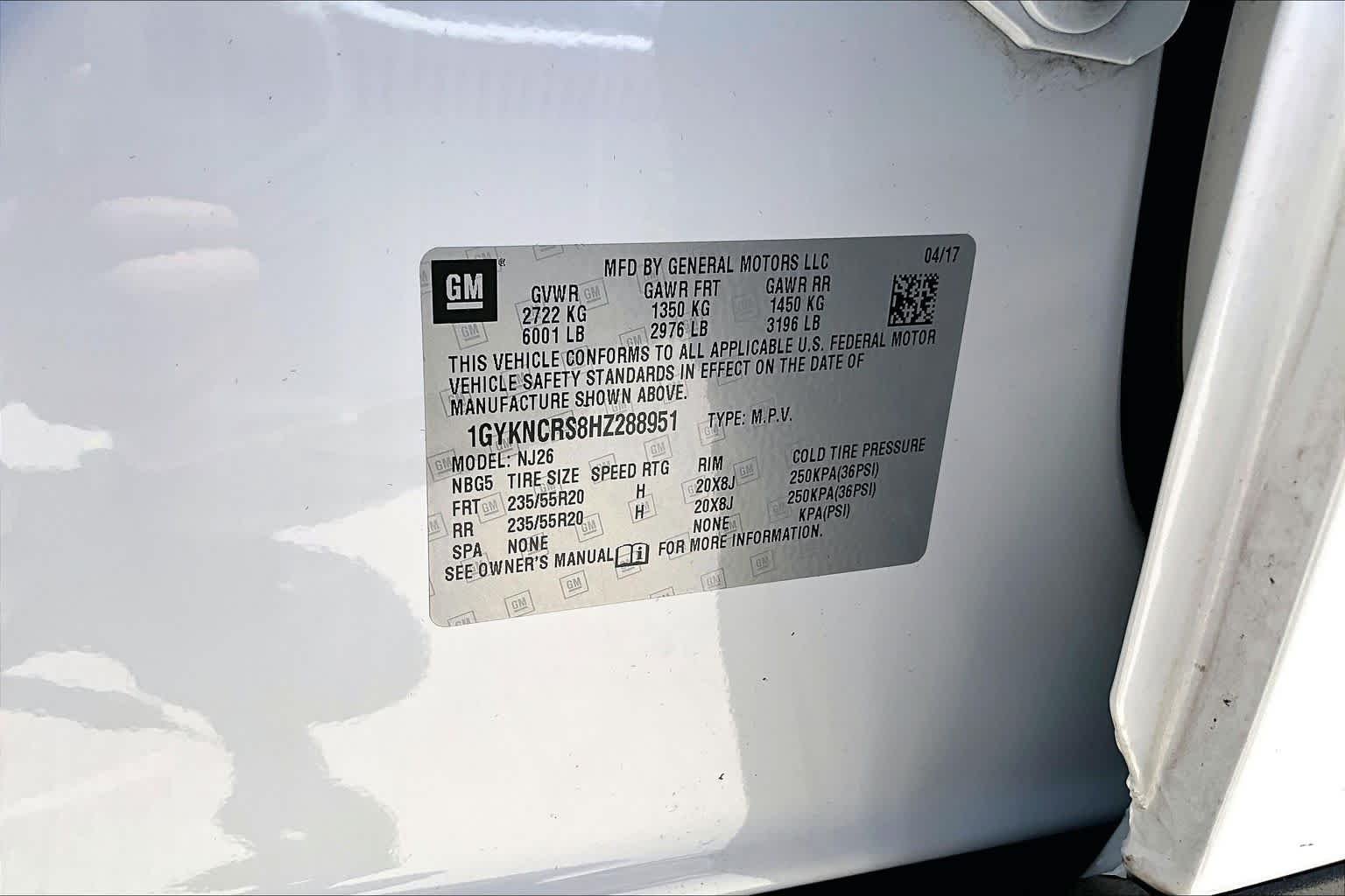 Used 2017 Crystal White Tricoat Cadillac Premium Luxury FWD image 34