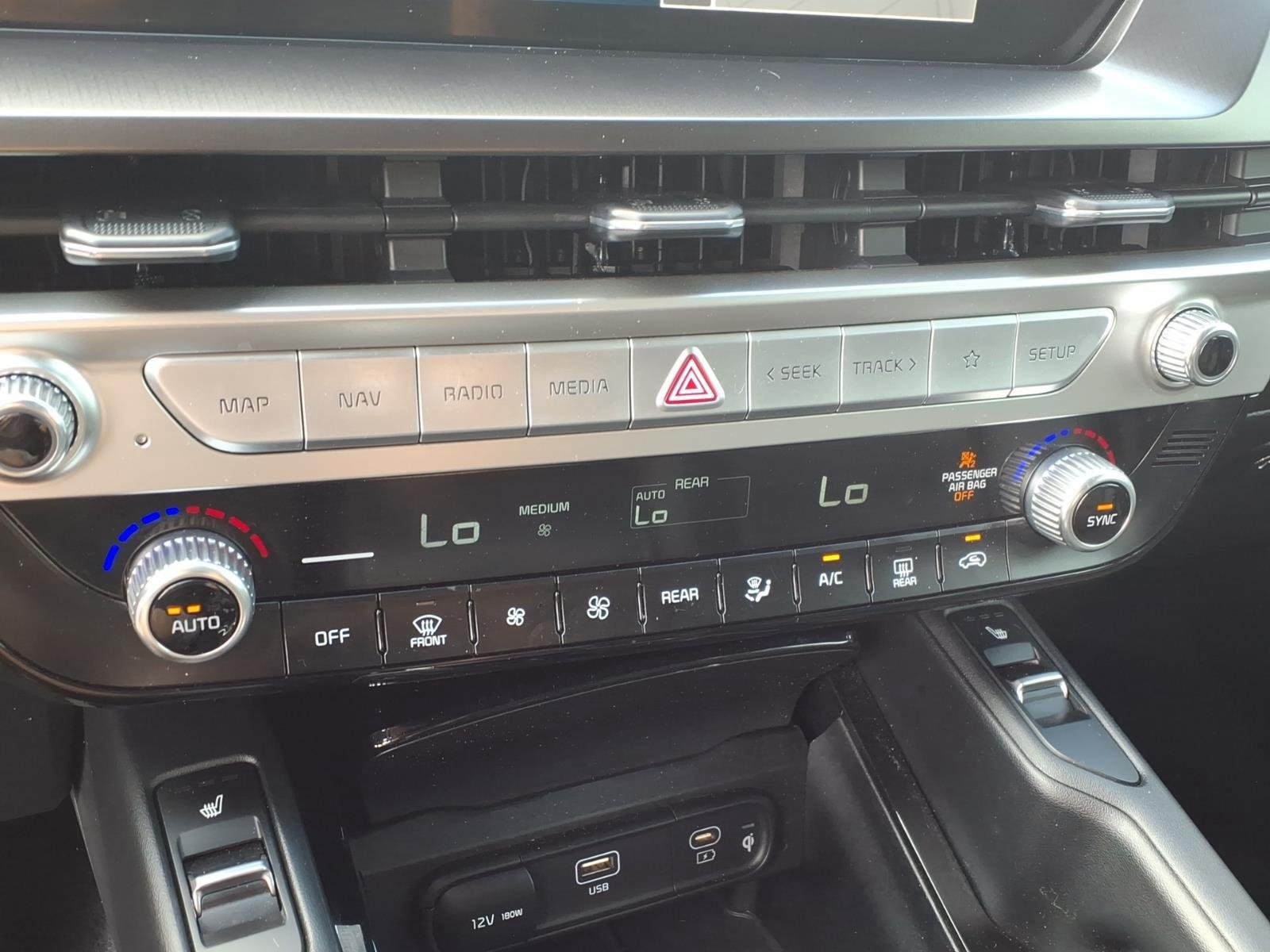 Used 2023  KIA S image 26