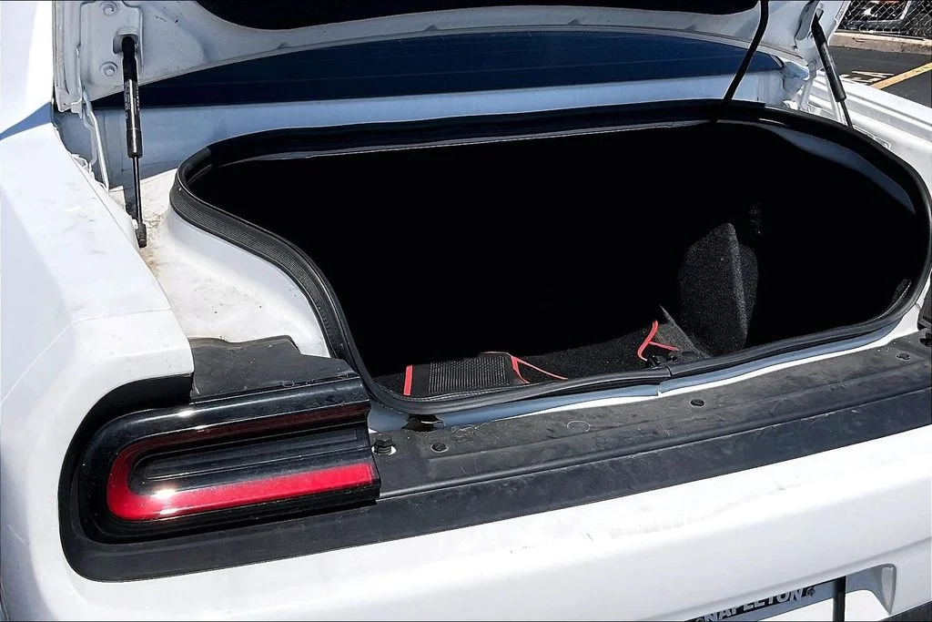 Used 2022 White Knuckle Clearcoat Dodge R/T Scat Pack Widebody image 27