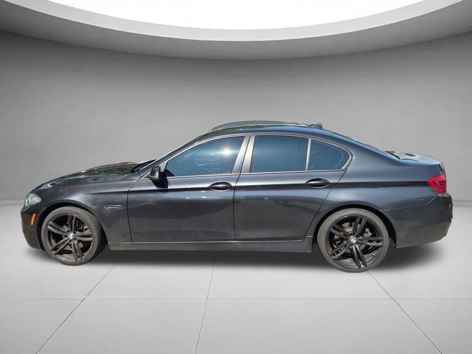 Used 2015 Dark Graphite Metallic BMW 528i xDrive image 2