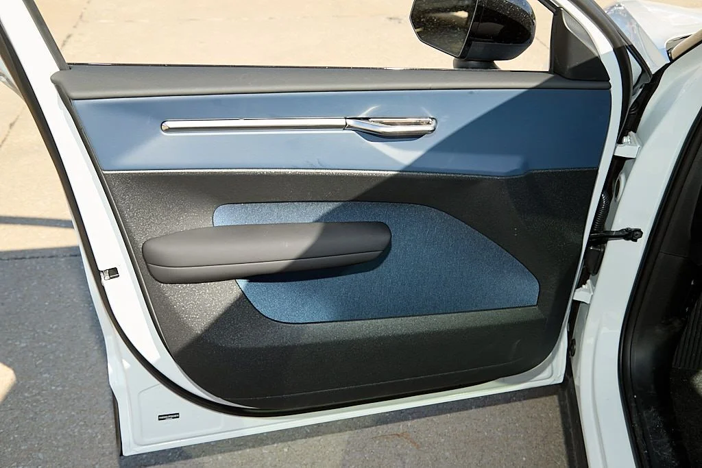 New 2026 Crystal White Volvo Ultra image 10