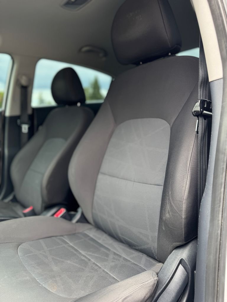 Used 2016 Bright Silver Metallic Kia LX image 22