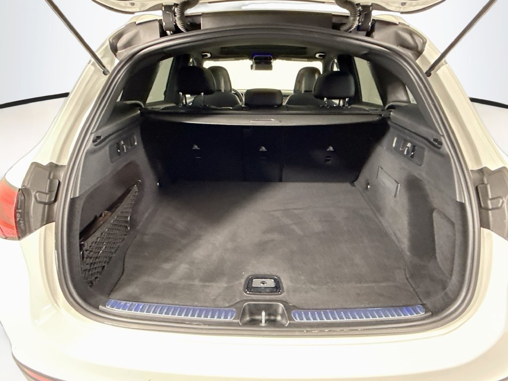 Certified Used 2026 Polar White Mercedes-Benz GLC 300 image 28