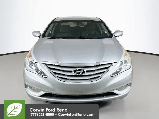 Used 2013 Radiant Silver Metallic Hyundai GLS image 2