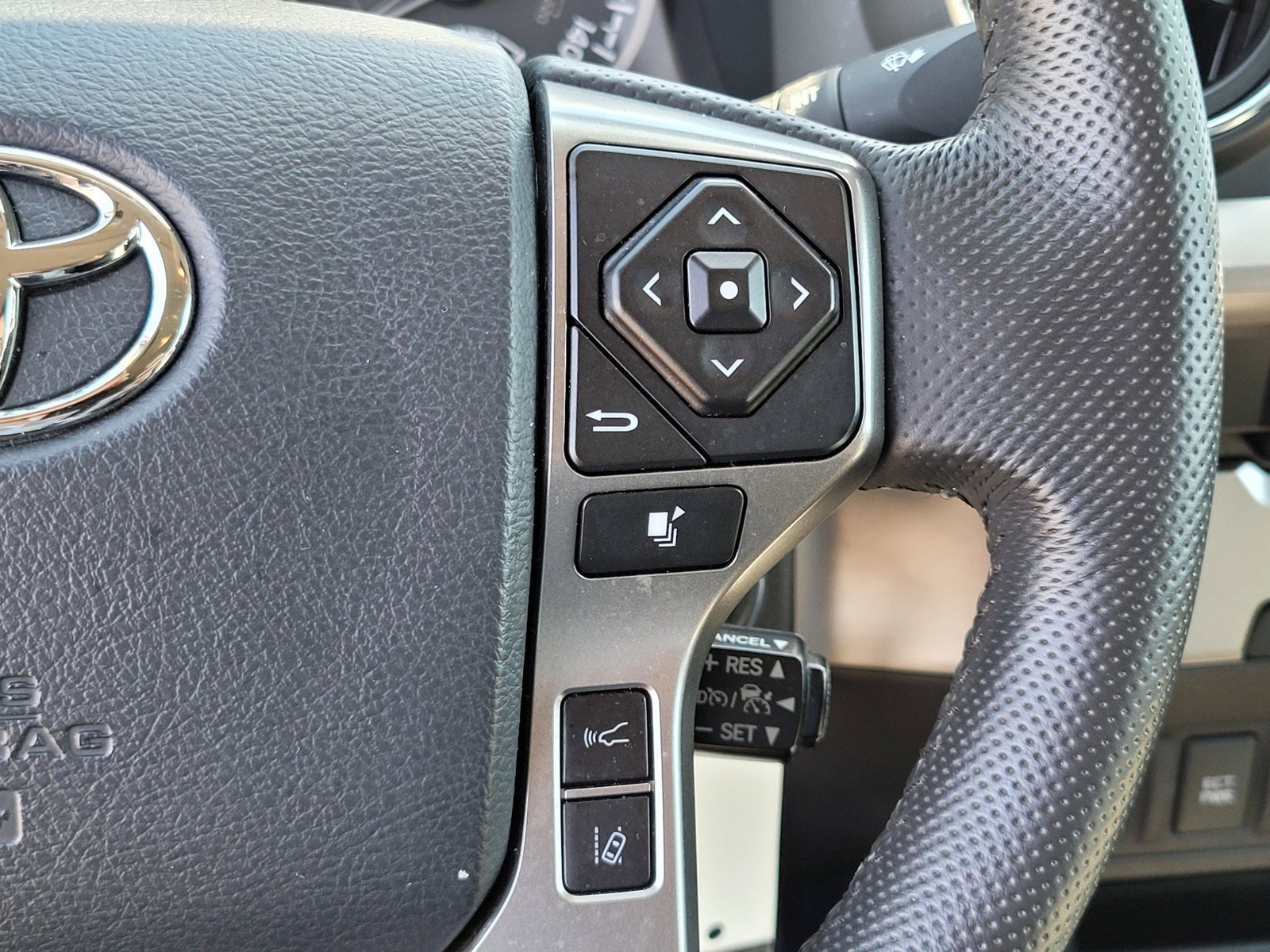 Used 2019 White Toyota  image 25
