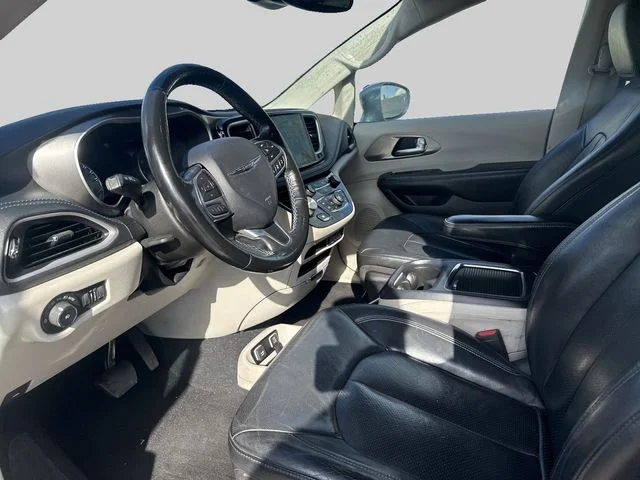 Used 2021 Silver Chrysler Touring L image 6