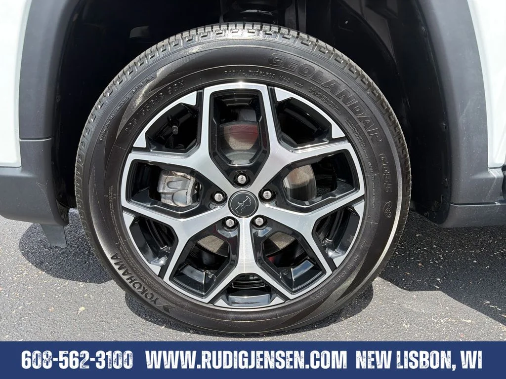 Used 2025 White Jeep Limited image 25