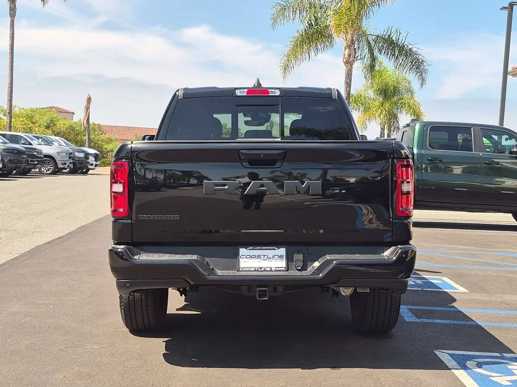 New 2026 Diamond Black Crystal Pearl-Coat Exterior Paint RAM Big Horn/Lone Star image 6