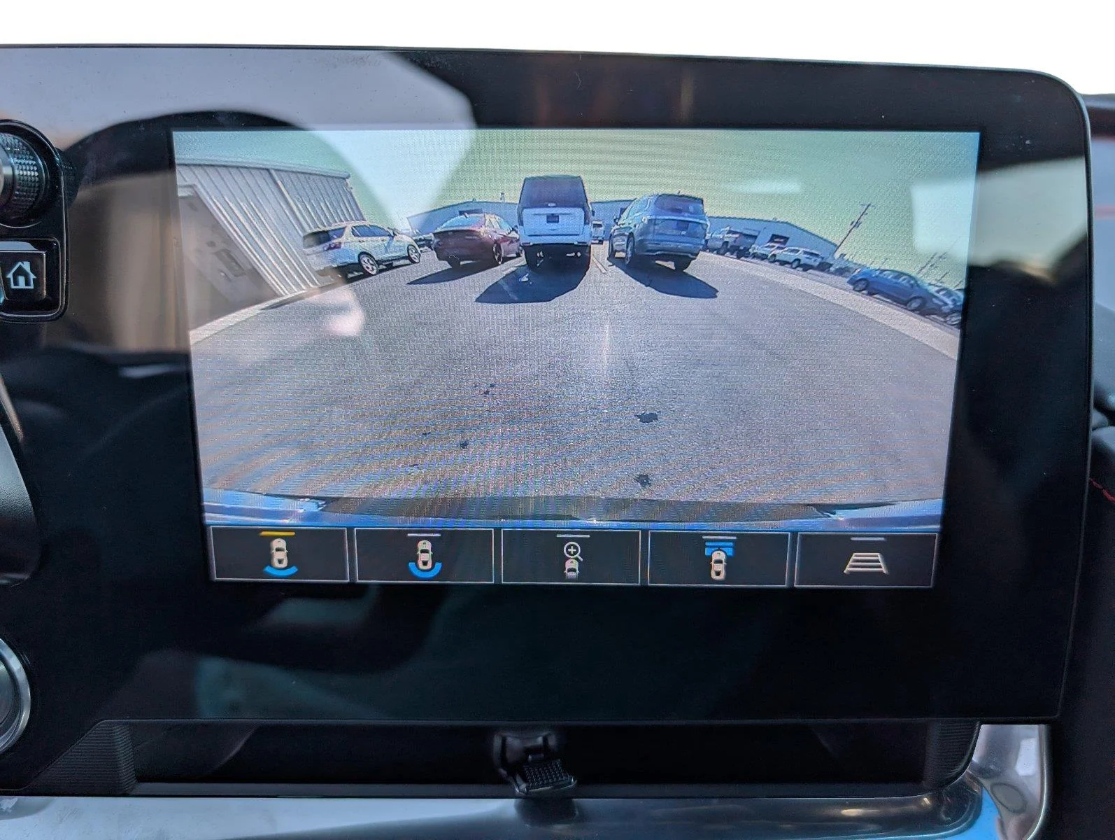 Used 2020 BLACK Chevrolet 3LT image 24