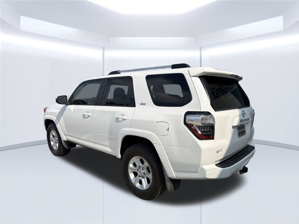 Used 2019 White Toyota SR5 image 5