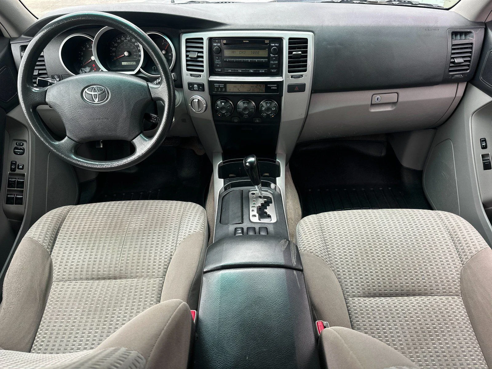 Used 2006 Titanium Metallic Toyota SR5 image 12