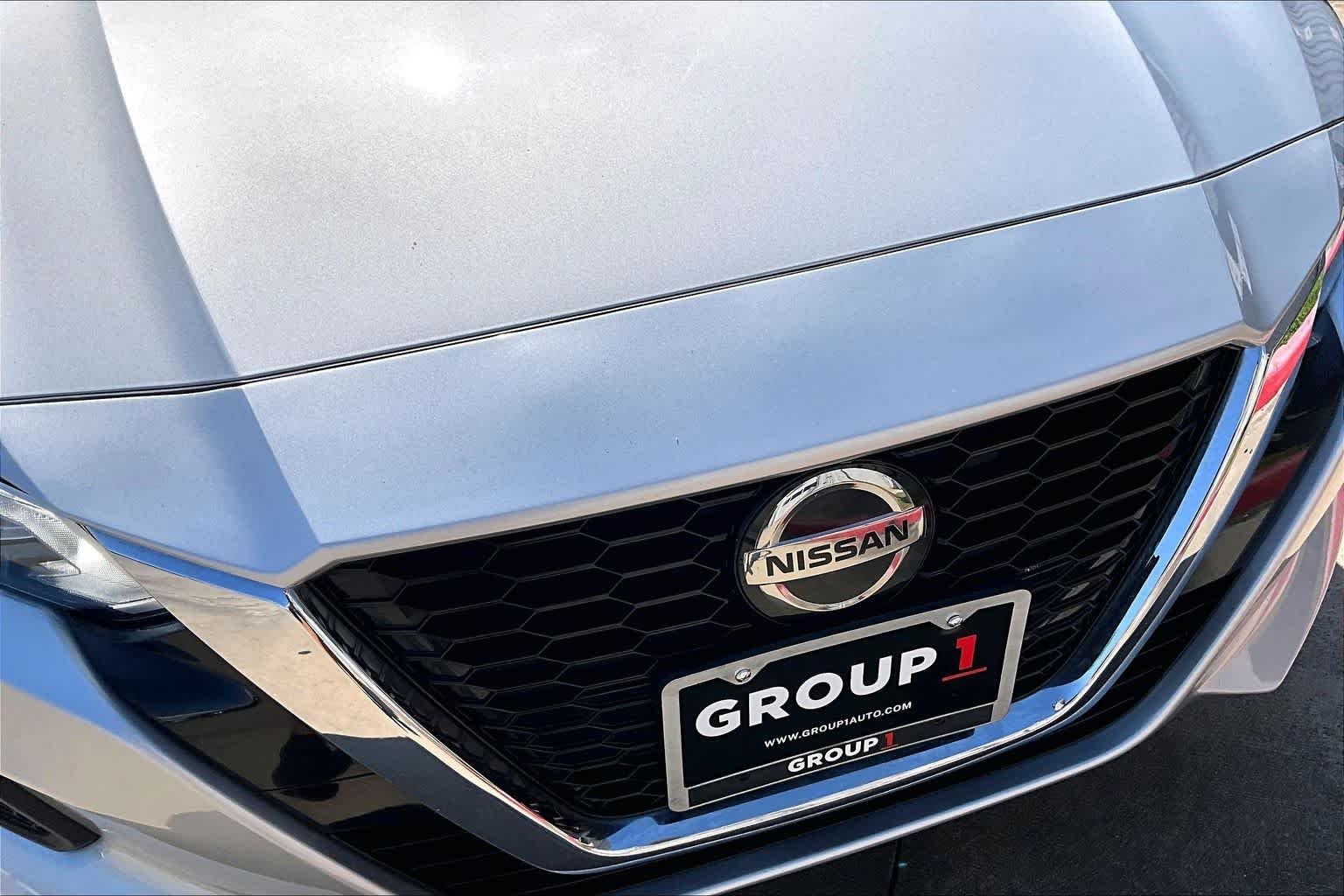 Used 2022 Brilliant Silver Metallic Nissan 2.5 SV image 29